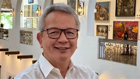mario dumaual passed away|Showbiz reporter Mario Dumaual passes away .